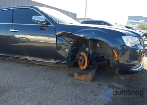 2016 Chrysler 300C z USA, uszkodzony, nr VIN 2C3CCAEG3GH320066